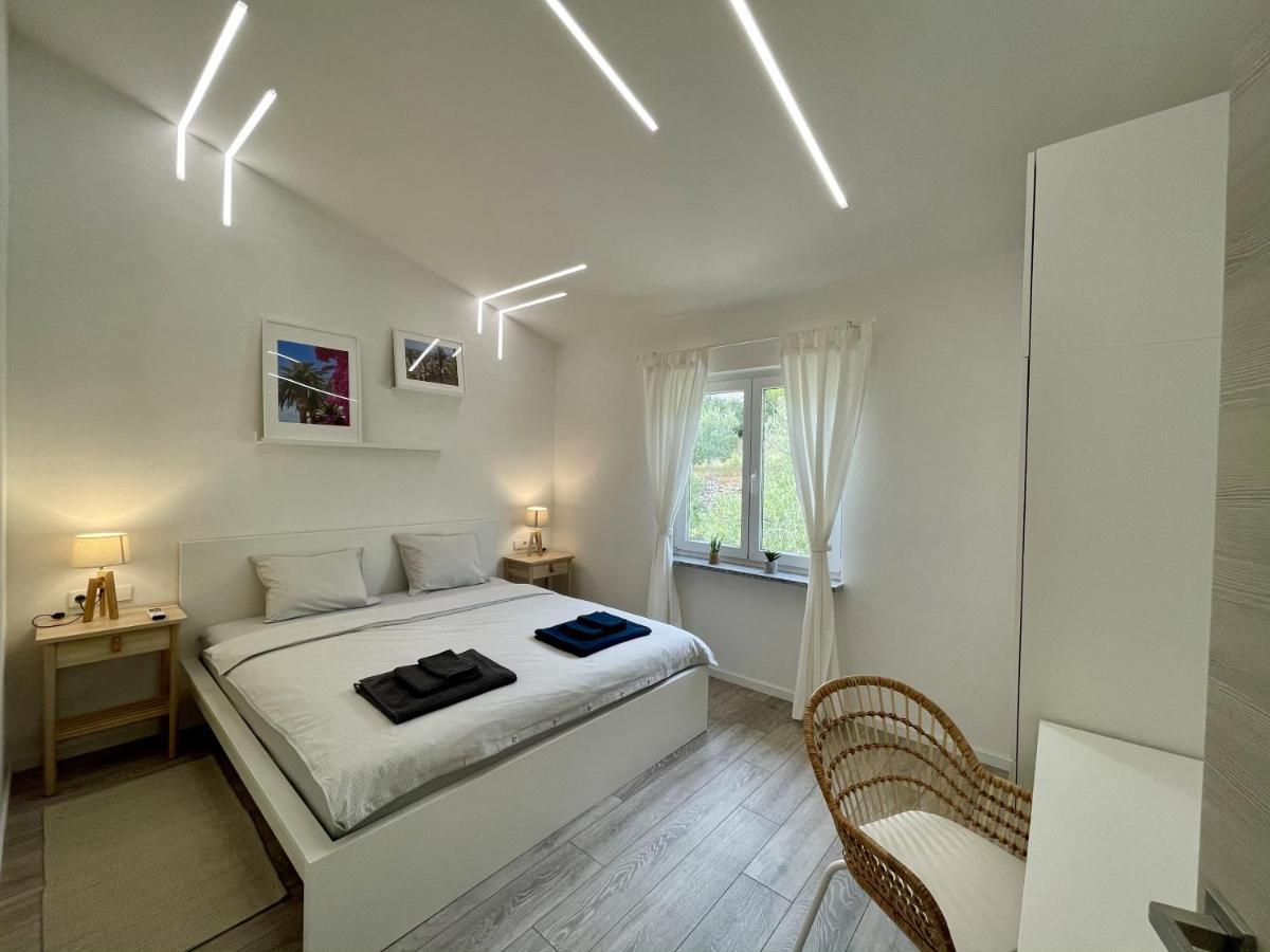 Lambda Holiday Apartments เยเซนิเซ ภายนอก รูปภาพ