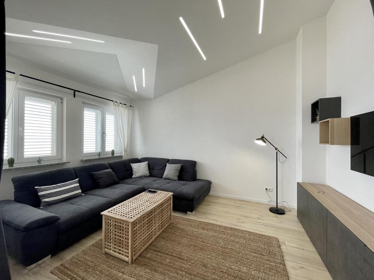 Lambda Holiday Apartments เยเซนิเซ ภายนอก รูปภาพ