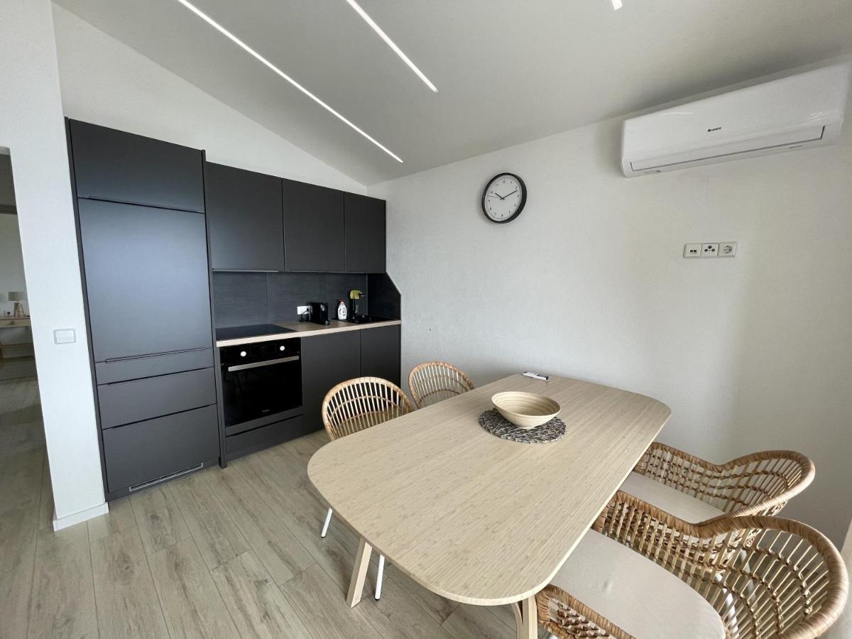 Lambda Holiday Apartments เยเซนิเซ ภายนอก รูปภาพ