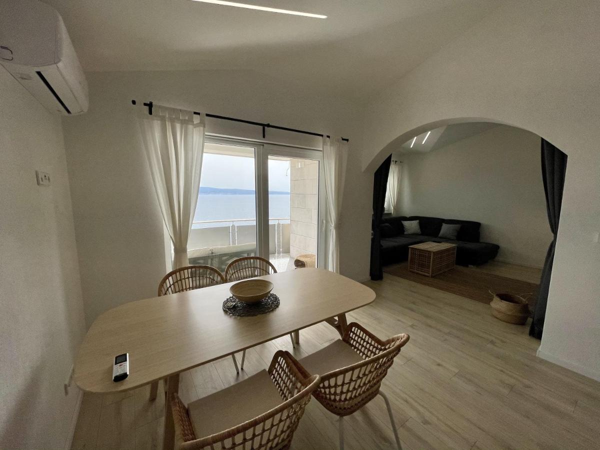 Lambda Holiday Apartments เยเซนิเซ ภายนอก รูปภาพ