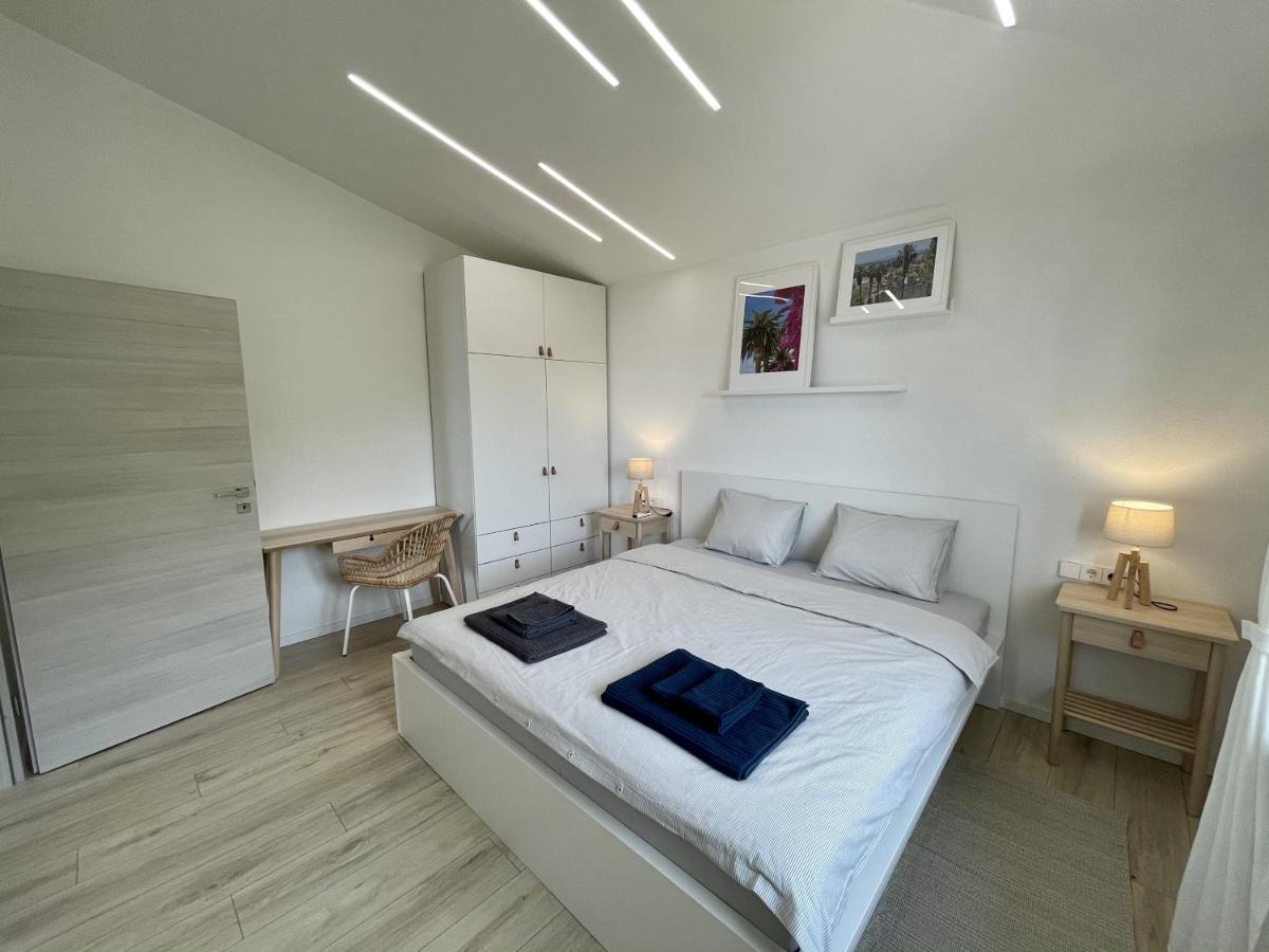 Lambda Holiday Apartments เยเซนิเซ ภายนอก รูปภาพ