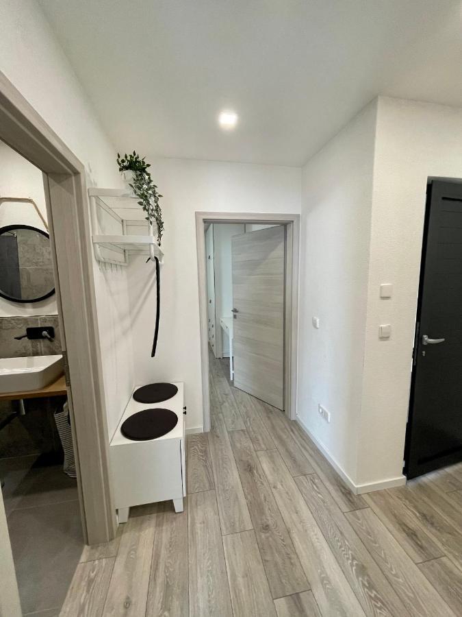 Lambda Holiday Apartments เยเซนิเซ ภายนอก รูปภาพ