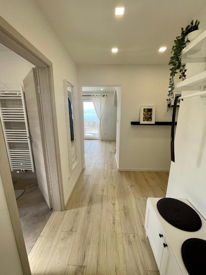 Lambda Holiday Apartments เยเซนิเซ ภายนอก รูปภาพ