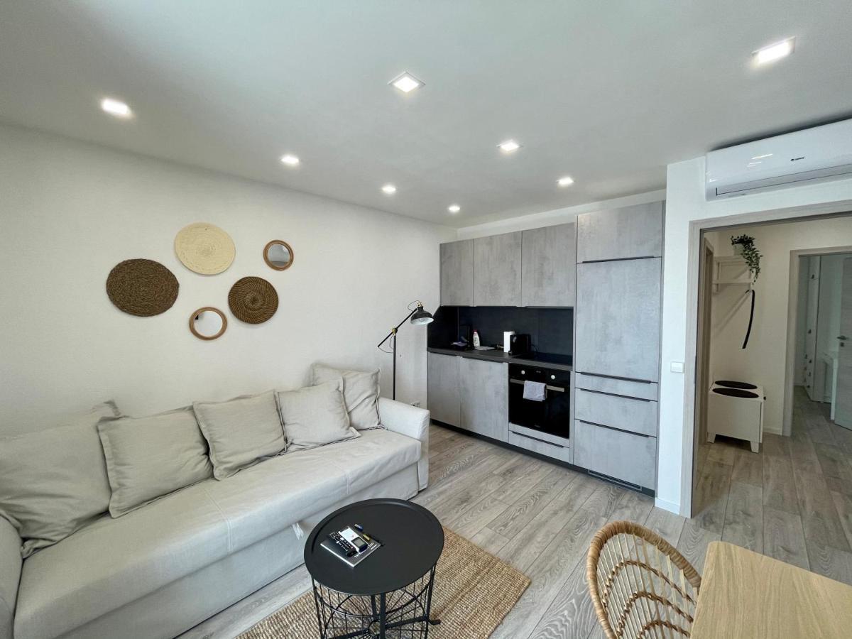 Lambda Holiday Apartments เยเซนิเซ ภายนอก รูปภาพ