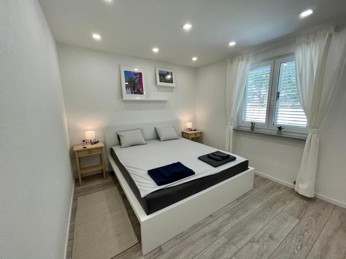 Lambda Holiday Apartments เยเซนิเซ ภายนอก รูปภาพ